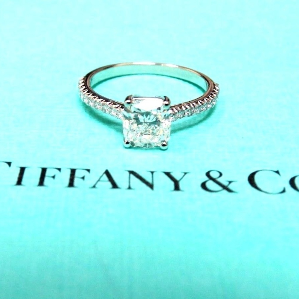 Tiffany & Co Platinum Novo Diamond Engagement Ring